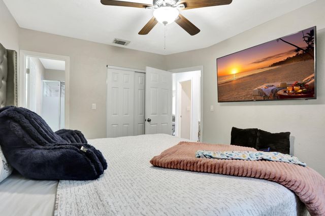 6290 SW 18th Place, North Lauderdale, FL 33068