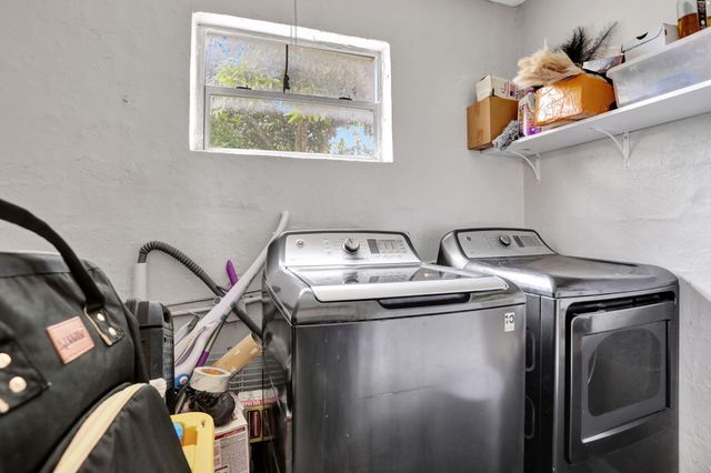 6290 SW 18th Place, North Lauderdale, FL 33068