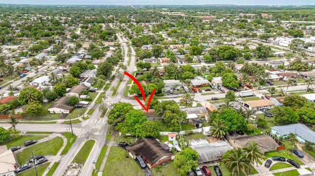 6290 SW 18th Place, North Lauderdale, FL 33068