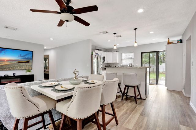 6290 SW 18th Place, North Lauderdale, FL 33068