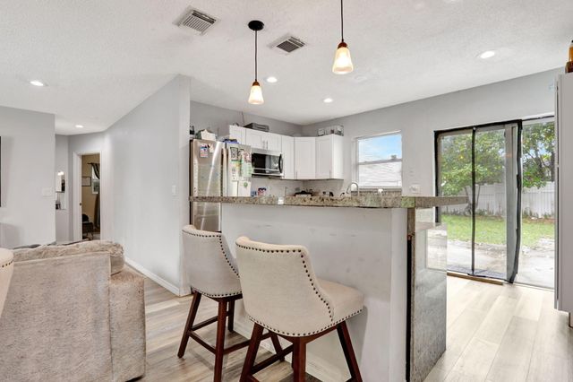 6290 SW 18th Place, North Lauderdale, FL 33068