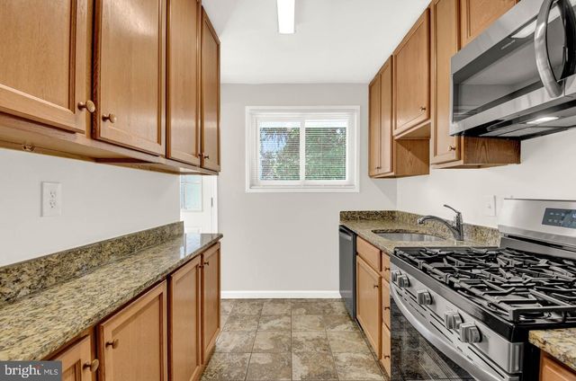 10012 SINNOTT DR, Bethesda, MD 20817