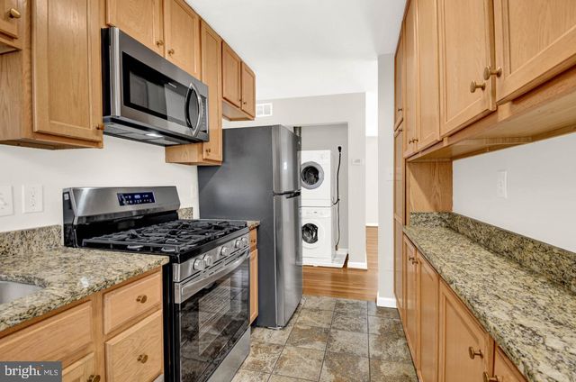 10012 SINNOTT DR, Bethesda, MD 20817