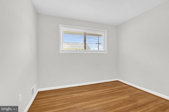 10012 SINNOTT DR, Bethesda, MD 20817