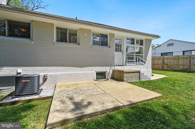 10012 SINNOTT DR, Bethesda, MD 20817