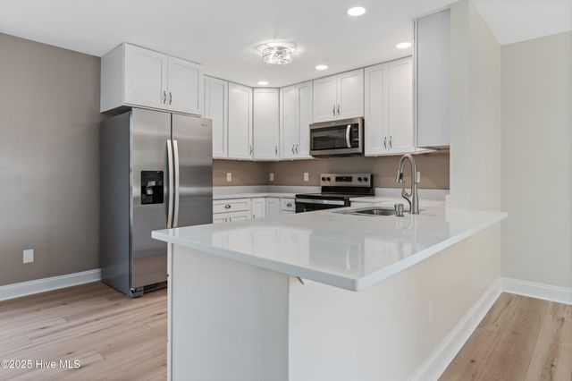 106 Dolphin Drive, Hampstead, NC 28443