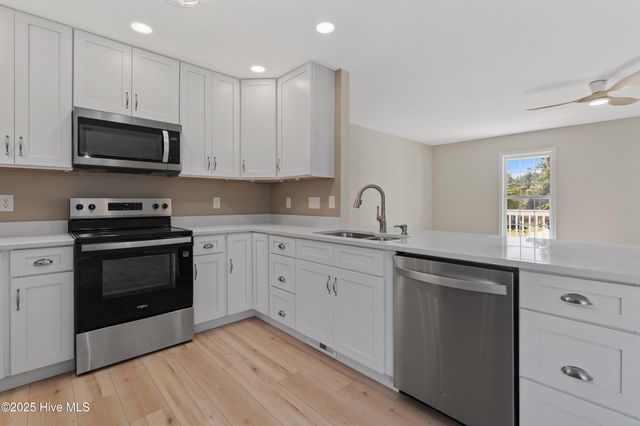 106 Dolphin Drive, Hampstead, NC 28443