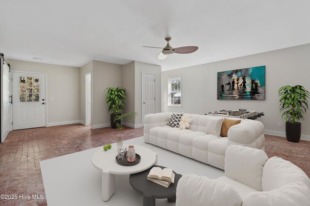 106 Dolphin Drive, Hampstead, NC 28443