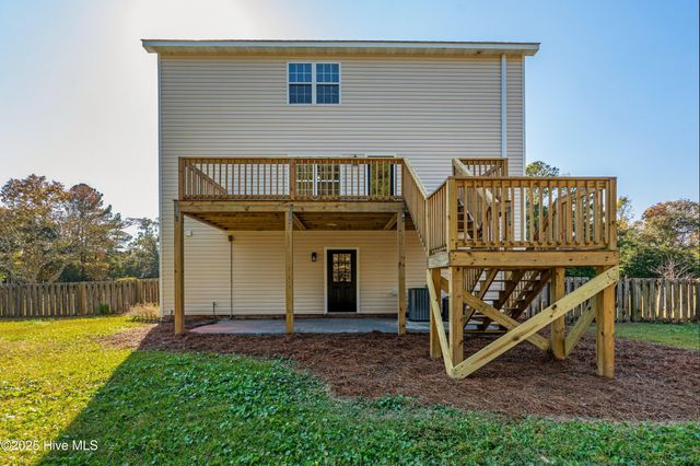106 Dolphin Drive, Hampstead, NC 28443