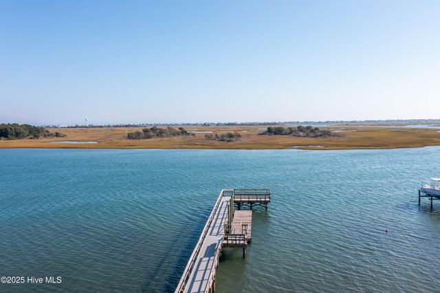 106 Dolphin Drive, Hampstead, NC 28443