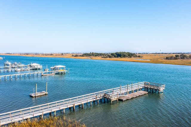 106 Dolphin Drive, Hampstead, NC 28443