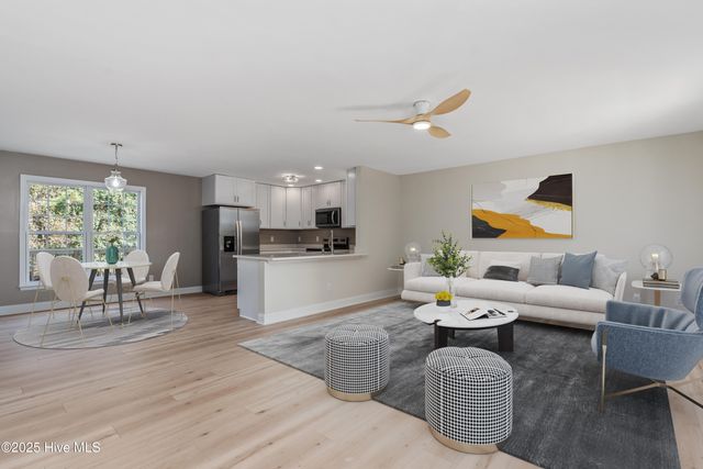 106 Dolphin Drive, Hampstead, NC 28443