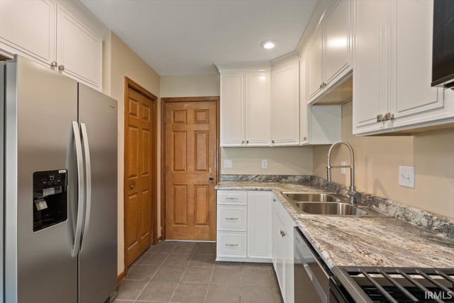 50944 Pine Meadows Drive, Granger, IN 46530