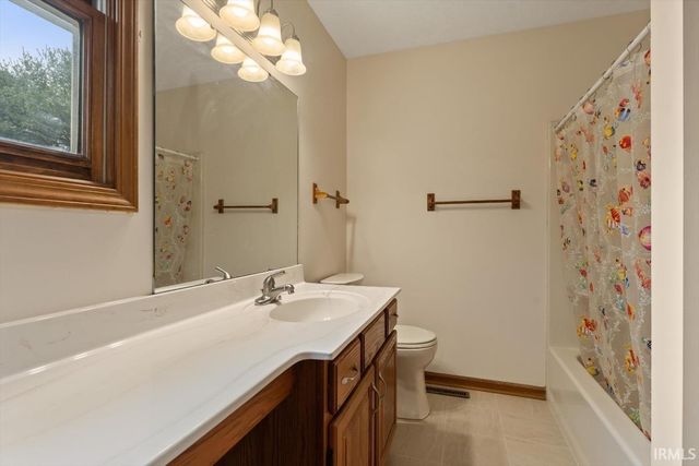 50944 Pine Meadows Drive, Granger, IN 46530