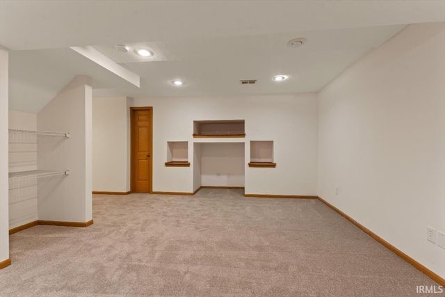 50944 Pine Meadows Drive, Granger, IN 46530