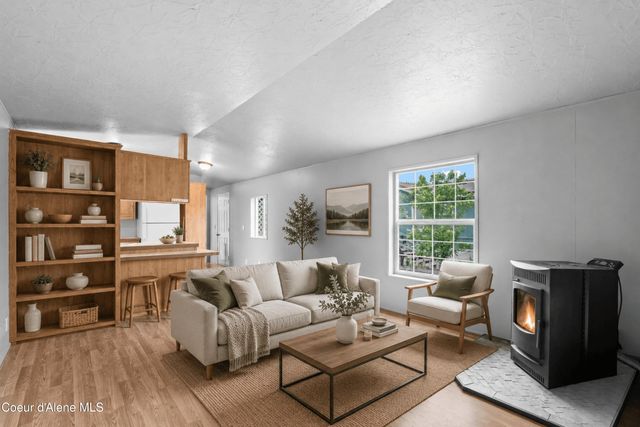 8581 N Angelica LN, Post Falls, ID 83854