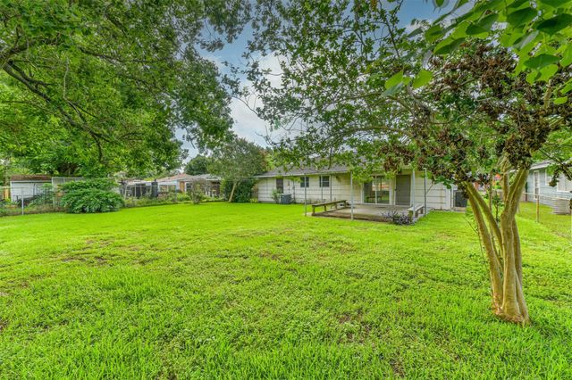 5527 Winding Creek Way, Houston, TX 77017