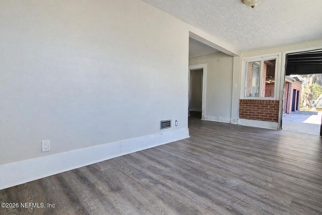 9604 WOODLAND Avenue, Jacksonville, FL 32208