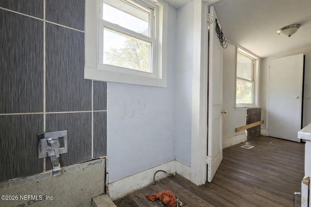 9604 WOODLAND Avenue, Jacksonville, FL 32208