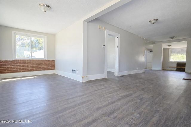 9604 WOODLAND Avenue, Jacksonville, FL 32208