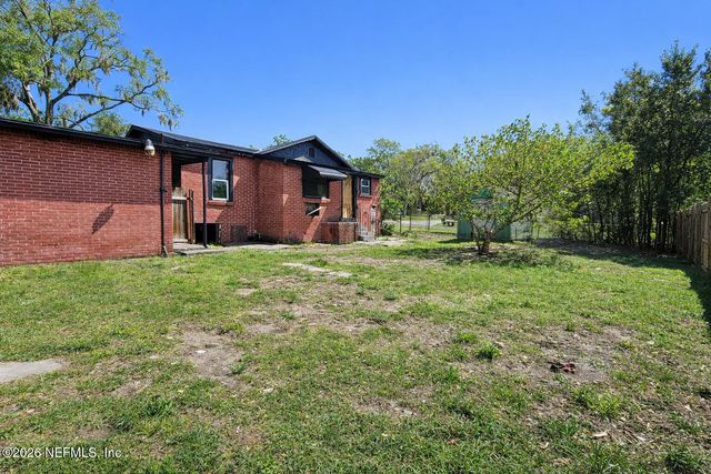 9604 WOODLAND Avenue, Jacksonville, FL 32208