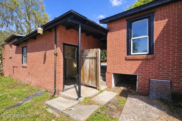 9604 WOODLAND Avenue, Jacksonville, FL 32208