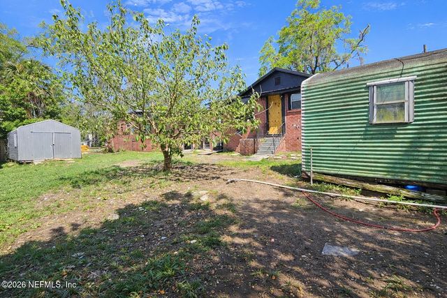 9604 WOODLAND Avenue, Jacksonville, FL 32208