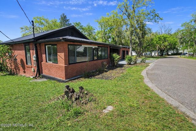 9604 WOODLAND Avenue, Jacksonville, FL 32208