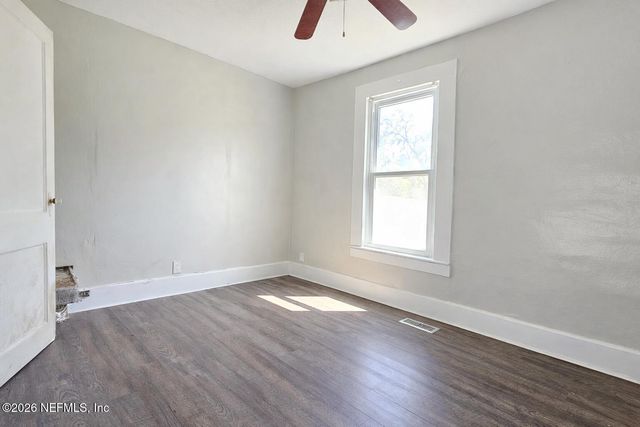 9604 WOODLAND Avenue, Jacksonville, FL 32208