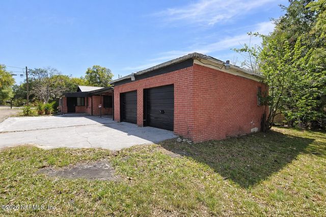 9604 WOODLAND Avenue, Jacksonville, FL 32208