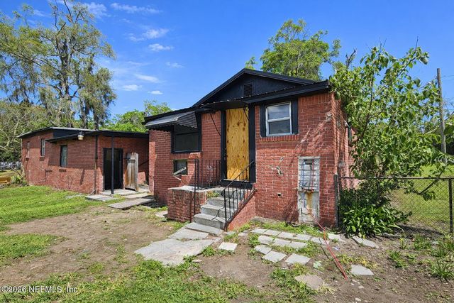 9604 WOODLAND Avenue, Jacksonville, FL 32208