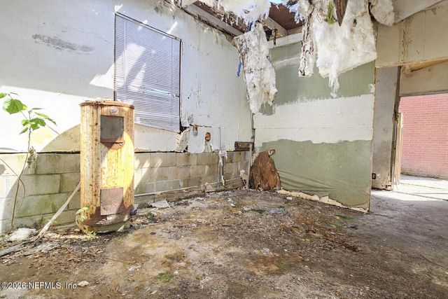 9604 WOODLAND Avenue, Jacksonville, FL 32208