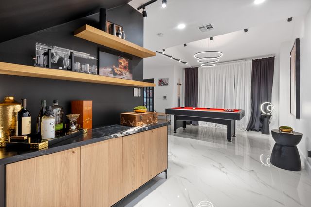 516 Royal Plaza Drive, Fort Lauderdale, FL 33301