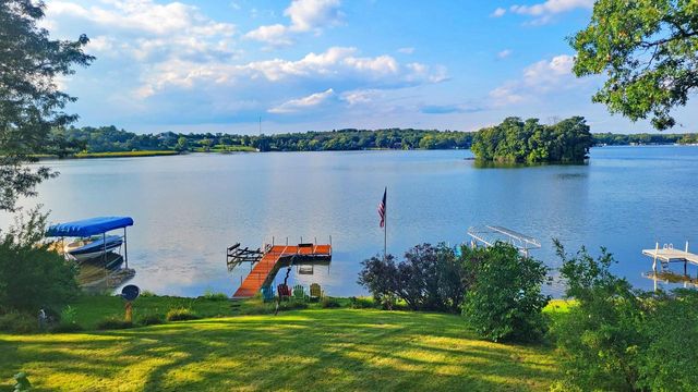 N7045 Oakwood ROAD, Whitewater, WI 53190