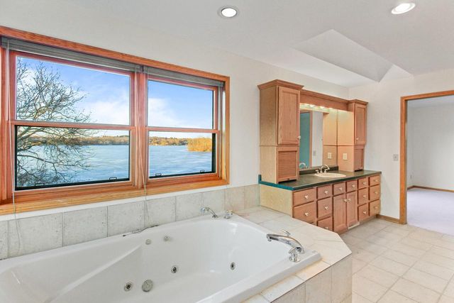 N7045 Oakwood ROAD, Whitewater, WI 53190