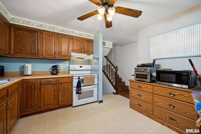 209 JUNIPER Lane, East Peoria, IL 61611