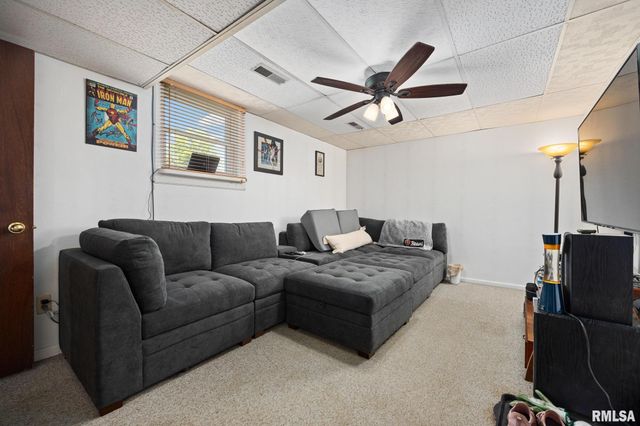209 JUNIPER Lane, East Peoria, IL 61611