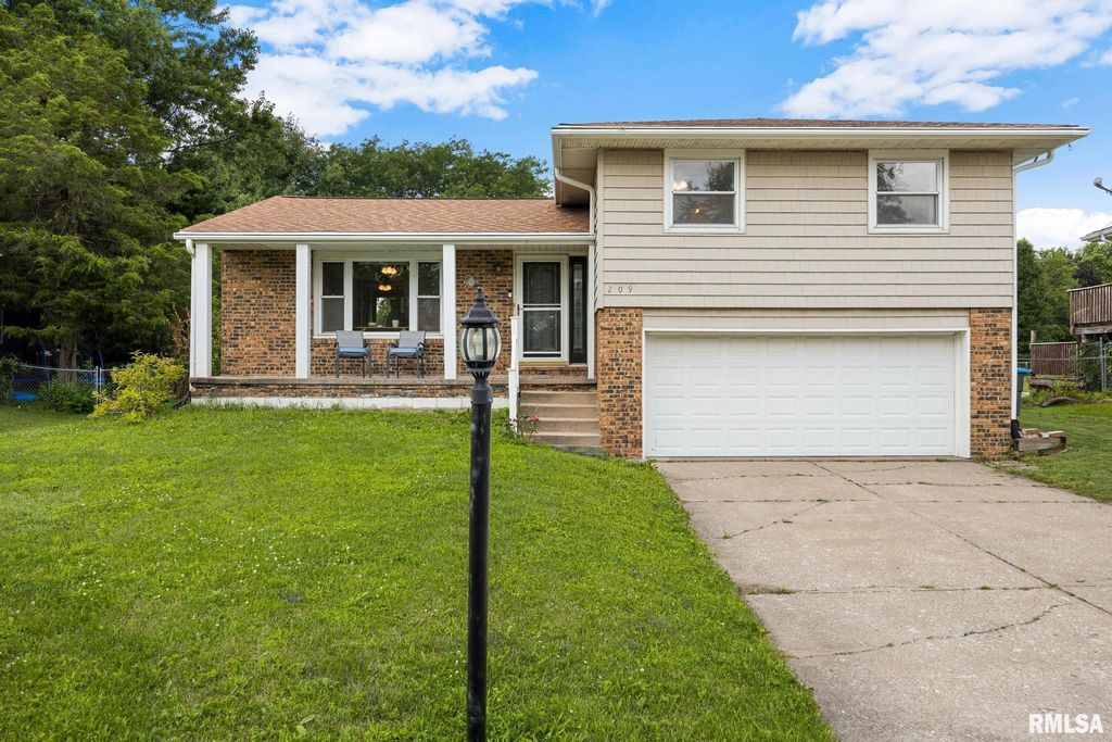 209 JUNIPER Lane, East Peoria, IL 61611