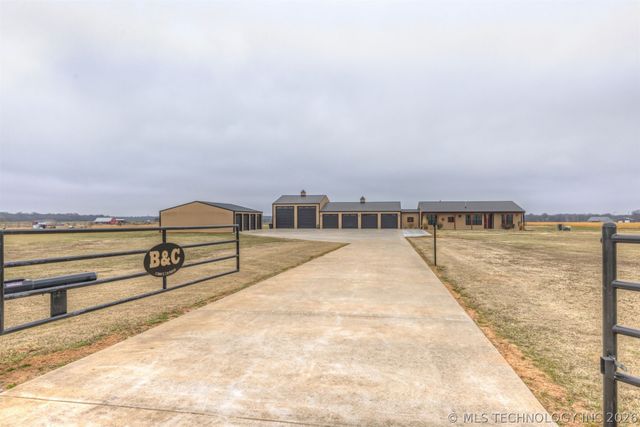 23800 E 720 Road, Wagoner, OK 74467