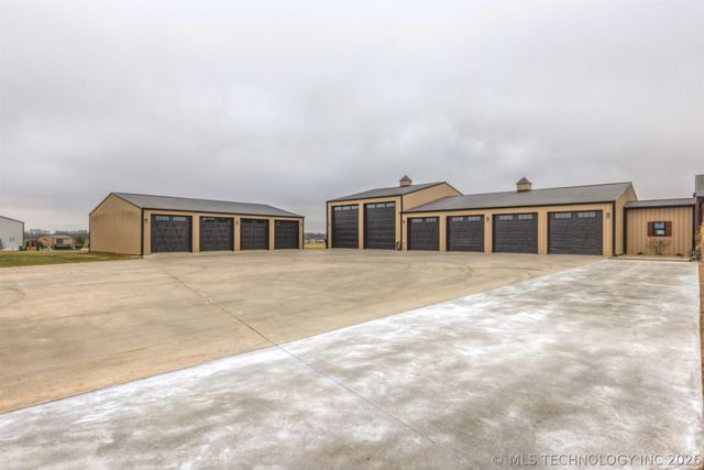 23800 E 720 Road, Wagoner, OK 74467