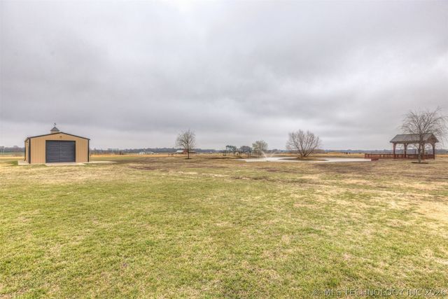 23800 E 720 Road, Wagoner, OK 74467