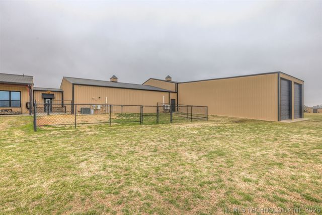 23800 E 720 Road, Wagoner, OK 74467