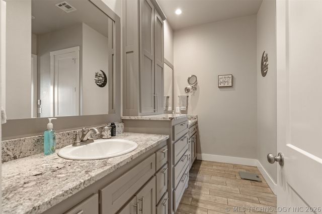 23800 E 720 Road, Wagoner, OK 74467