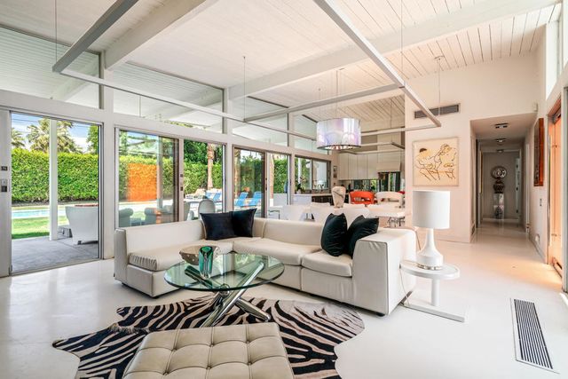 2190 E Terry Lane, Palm Springs, CA 92262