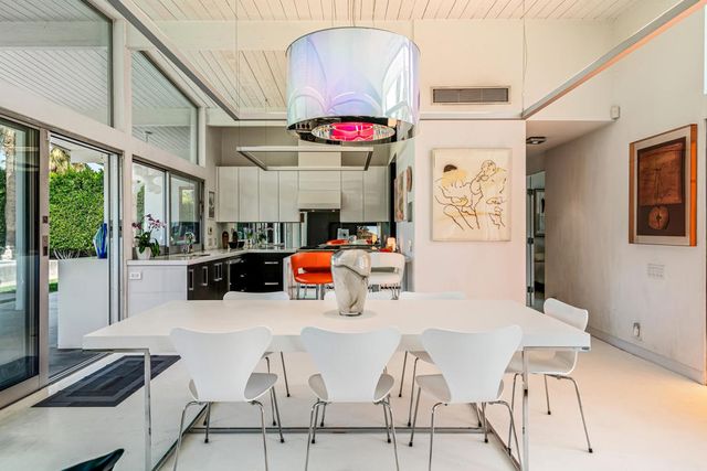 2190 E Terry Lane, Palm Springs, CA 92262