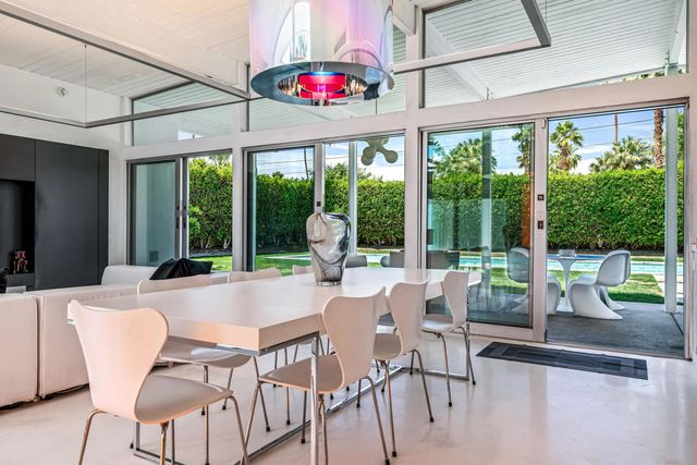 2190 E Terry Lane, Palm Springs, CA 92262