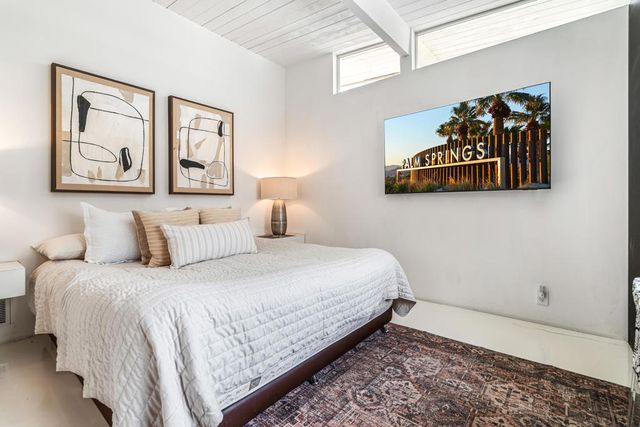 2190 E Terry Lane, Palm Springs, CA 92262