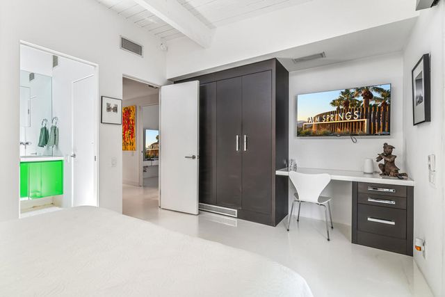 2190 E Terry Lane, Palm Springs, CA 92262