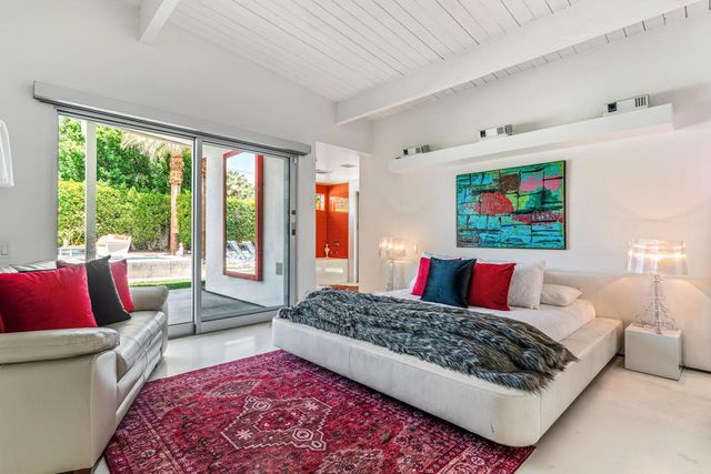 2190 E Terry Lane, Palm Springs, CA 92262
