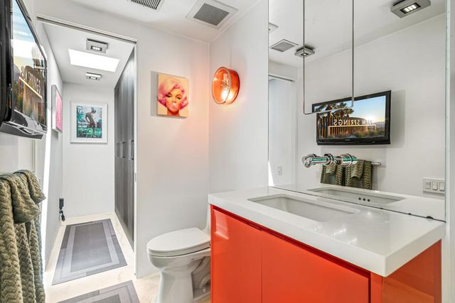 2190 E Terry Lane, Palm Springs, CA 92262